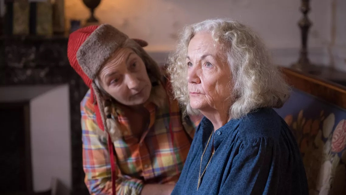 Corinne Masiero et Catherine Hiegel dans « Le secret d’Alba ».